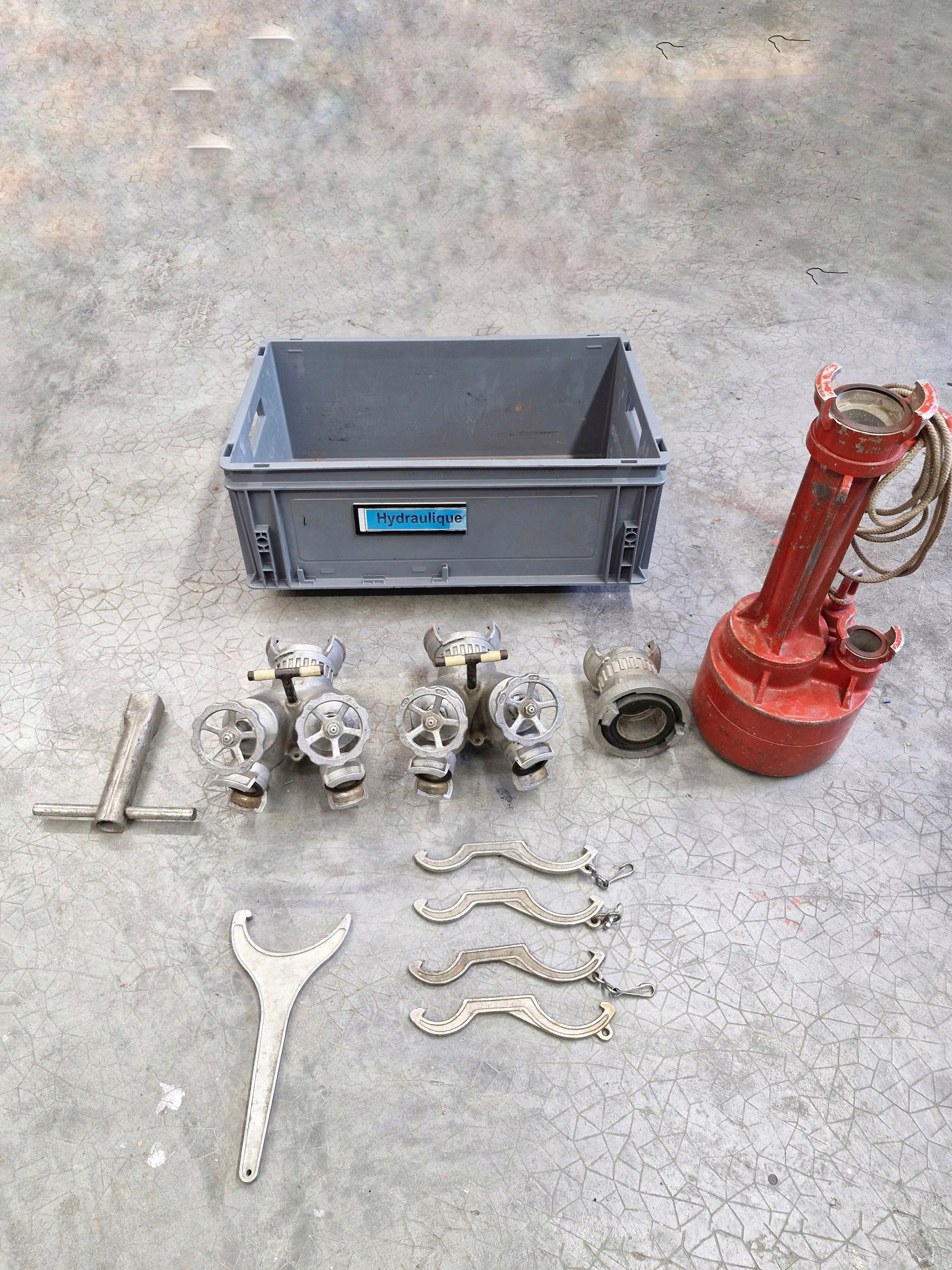 Bac hydraulique